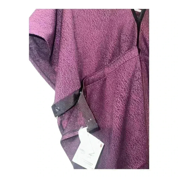 Lululemon Purple/Black Vinyasa Wrap - Picture 3 of 6